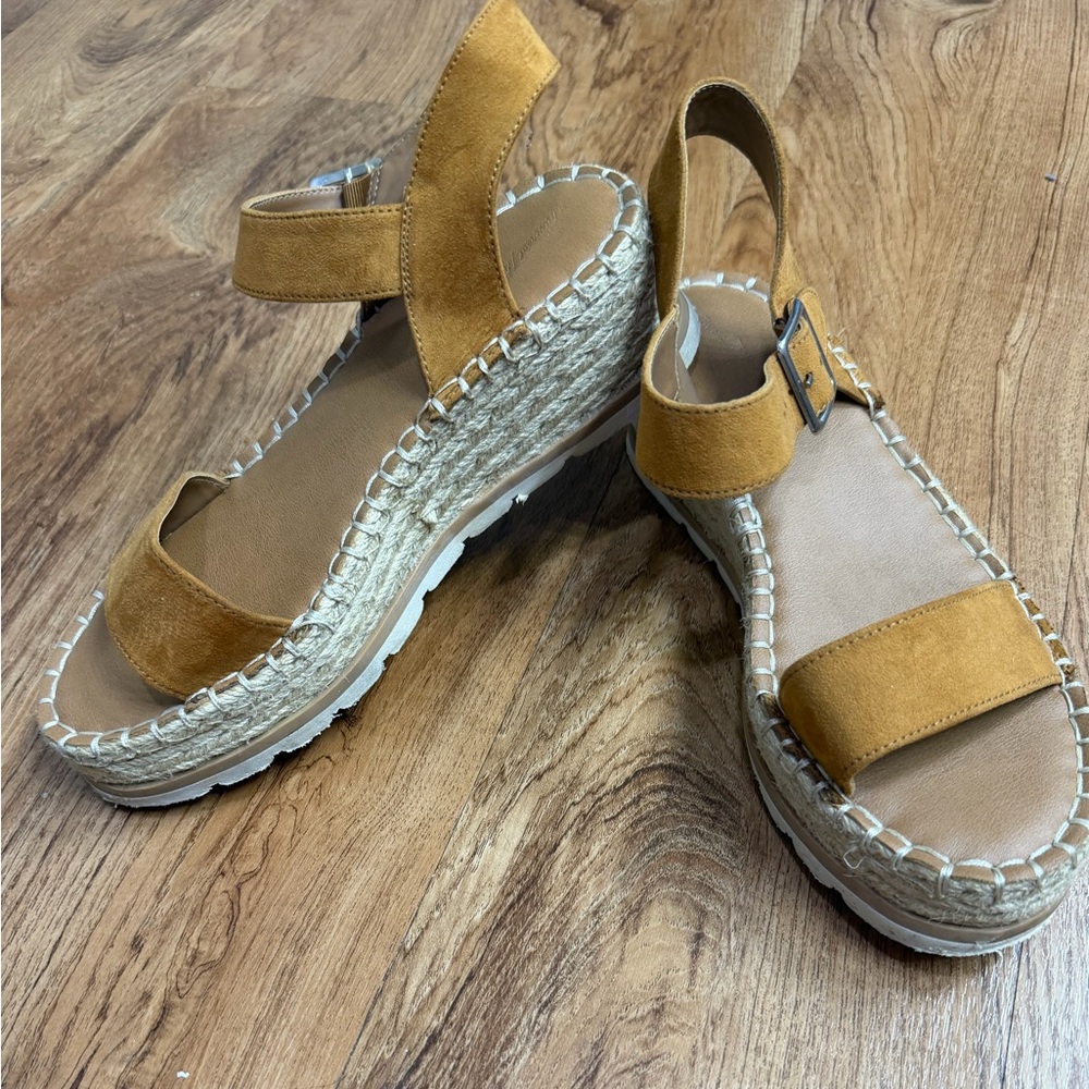 Universal Thread Espadrille Platform Sandals Size… - image 2